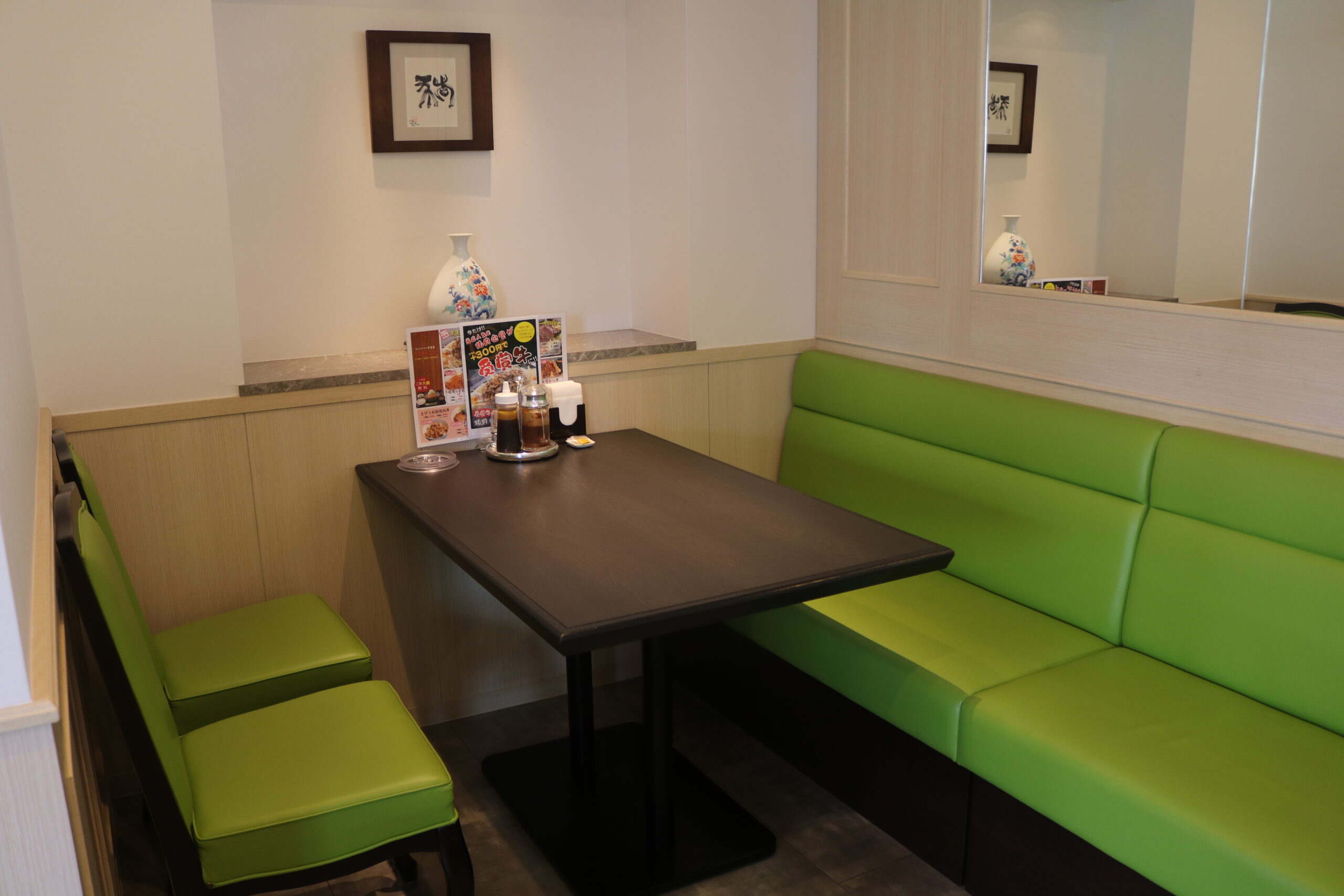 肉のレストラン店内画像2